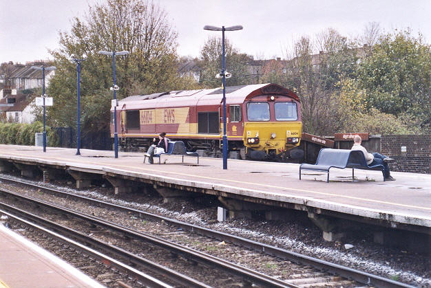 Light engine at Dartford
