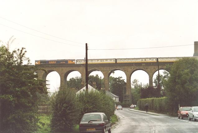 No. 66708 cruising over Horton Kirby Viaduct
