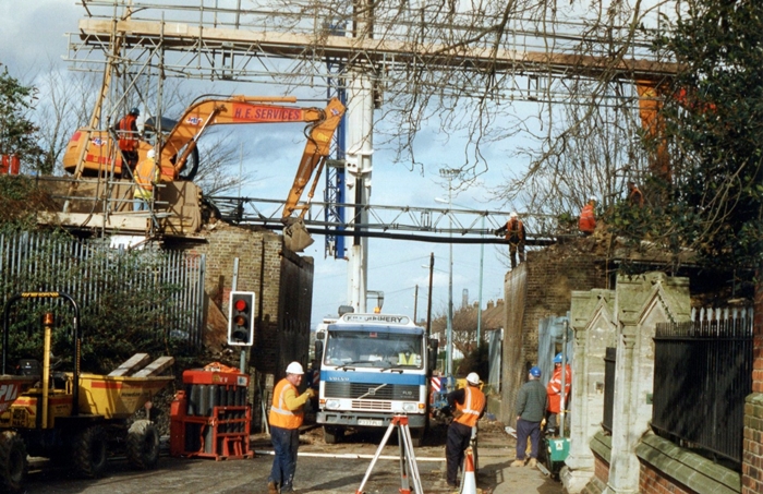 Woodlands Road Bridge: February 1999