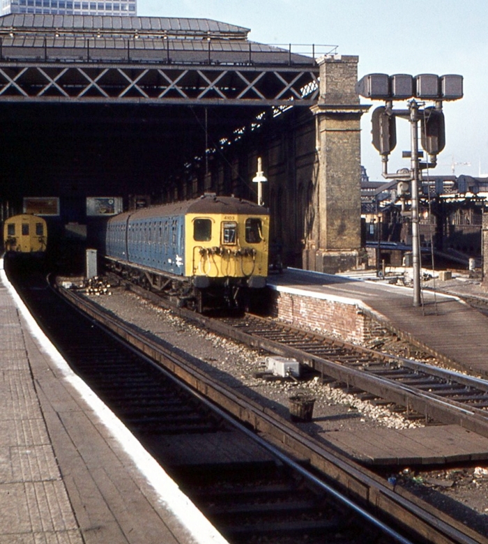 4 SUB London Bridge: 1970